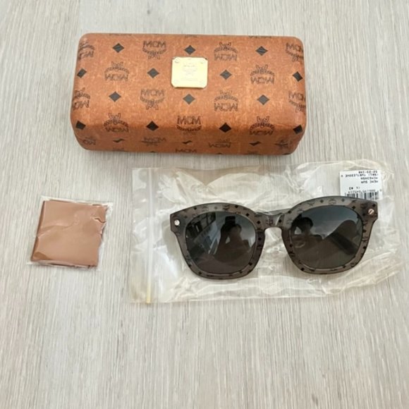 MCM All-over Logo Visetos Square Aviator Sunglasses main image 10